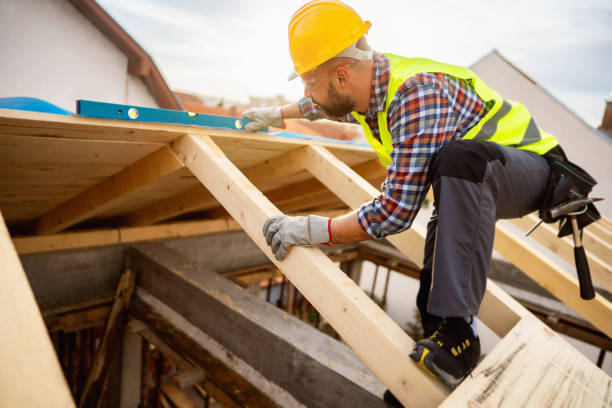 Best Flat Roof Repair Services  in Saukville, WI